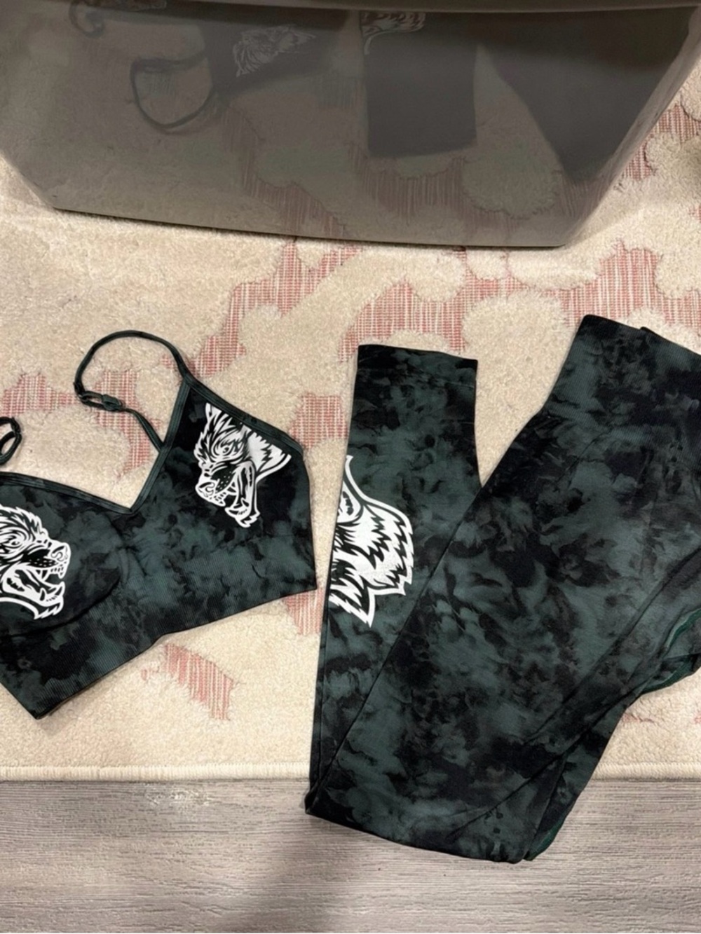 Wolves dark sport size medium set